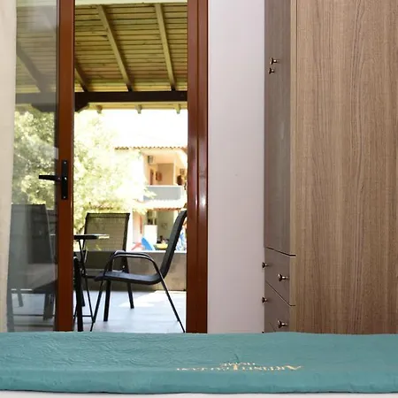 Anna Pousi Studios & Apartment Ormos Panagias Exterior photo