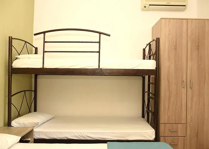 Anna Pousi Studios & Apartment