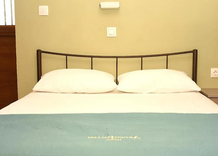 Anna Pousi Studios & Apartment